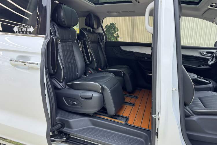 Used Roewe iMAX8 2021 400TGI Flagship Edition Interior 4