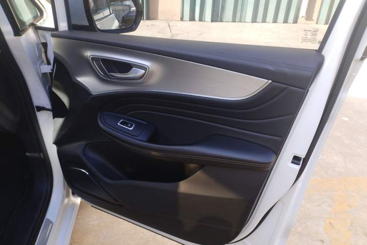 Used Roewe iMAX8 2021 400TGI Supreme Series Lu Zun Edition Interior 5
