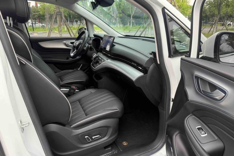 Used Roewe iMAX8 2021 400TGI Supreme Series Prestige Edition Interior 6