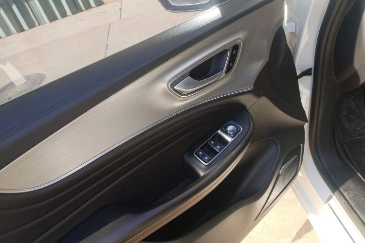 Used Roewe iMAX8 2021 400TGI Supreme Series Lu Zun Edition Interior 7
