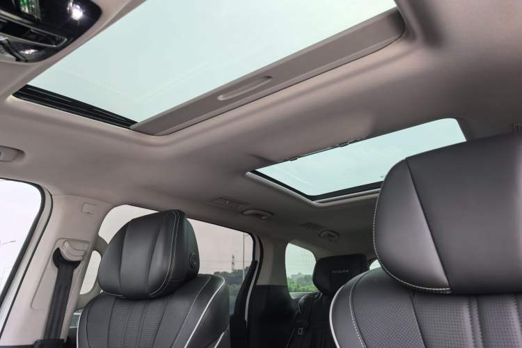 Used Roewe iMAX8 2021 400TGI Supreme Series Prestige Edition Interior 7