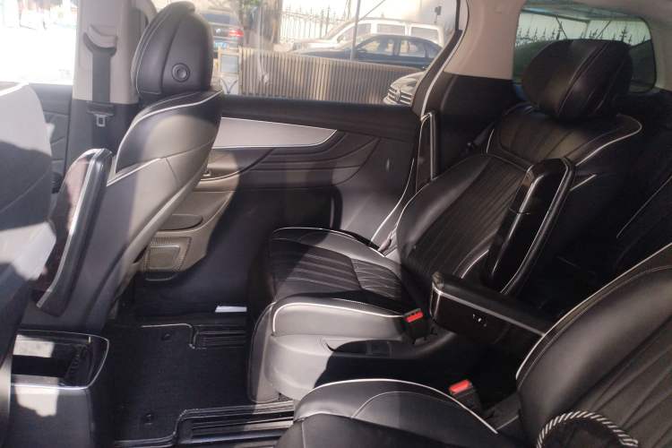 Used Roewe iMAX8 2021 400TGI Supreme Series Lu Zun Edition Interior 8