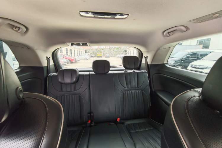 Used Roewe iMAX8 2021 400TGI Supreme Series Prestige Edition Interior 8