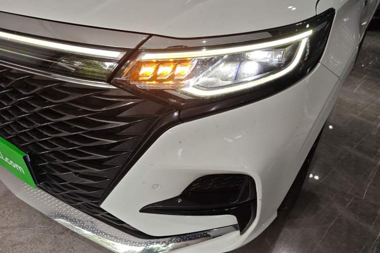 Used Roewe iMAX8 2021 400TGI Supreme Series Lu Zun Edition Left Front Headlight