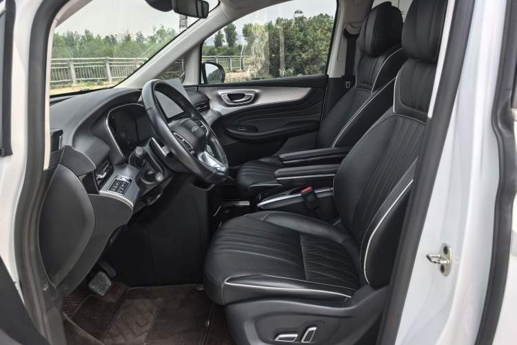 Used Roewe iMAX8 2021 400TGI Supreme Series Prestige Edition Left Front Seat