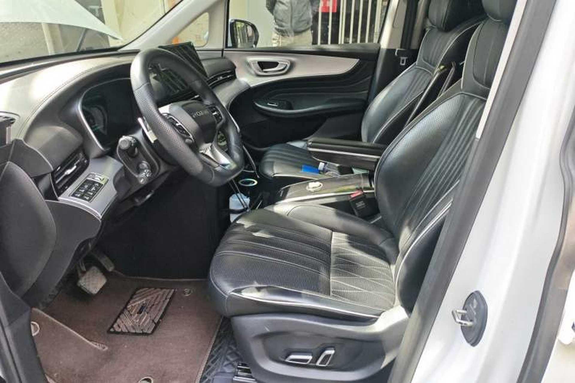 Used Roewe iMAX8 2021 400TGI Supreme Series Prestige Edition Left Front Seat