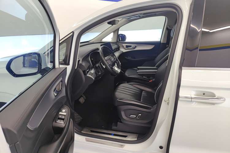 Used Roewe iMAX8 2021 400TGI Supreme Series Lu Zun Edition Left Front Seat