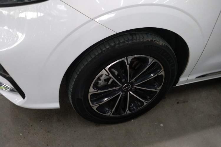 Used Roewe iMAX8 2021 400TGI Supreme Series Lu Zun Edition Left Front Wheel Hub