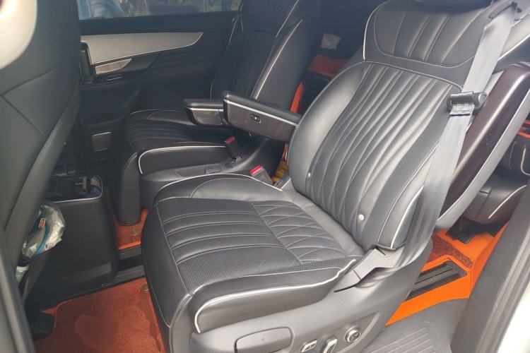 Used Roewe iMAX8 2021 400TGI Supreme Series Prestige Edition Left Rear Seat