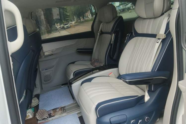 Used Roewe iMAX8 2021 400TGI Supreme Series Prestige Edition Left Rear Seat