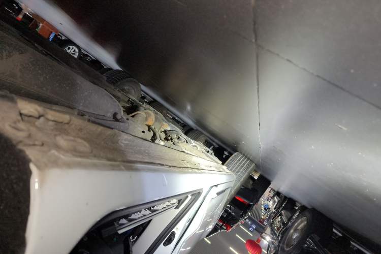 Used Roewe iMAX8 2021 400TGI Supreme Series Ultimate Edition Left Side Sill