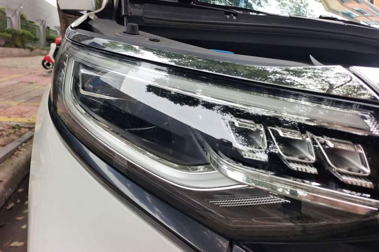 Used Roewe iMAX8 2021 400TGI Supreme Series Prestige Edition Right Front Headlight