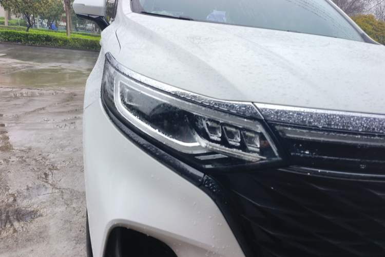 Used Roewe iMAX8 2021 400TGI Supreme Series Ultimate Edition Right Front Headlight