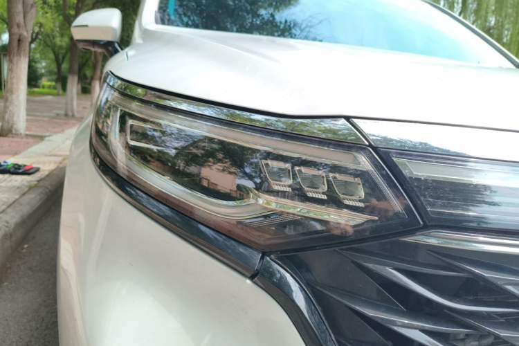 Used Roewe iMAX8 2021 400TGI Supreme Series Prestige Edition Right Front Headlight