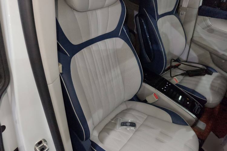 Used Roewe iMAX8 2021 400TGI Supreme Series Ultimate Edition Right Front Seat