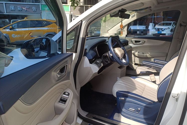 Used Roewe iMAX8 2021 400TGI Supreme Series Ultimate Edition Right Front Seat