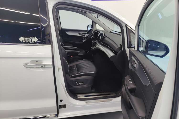 Used Roewe iMAX8 2021 400TGI Supreme Series Lu Zun Edition Right Front Seat