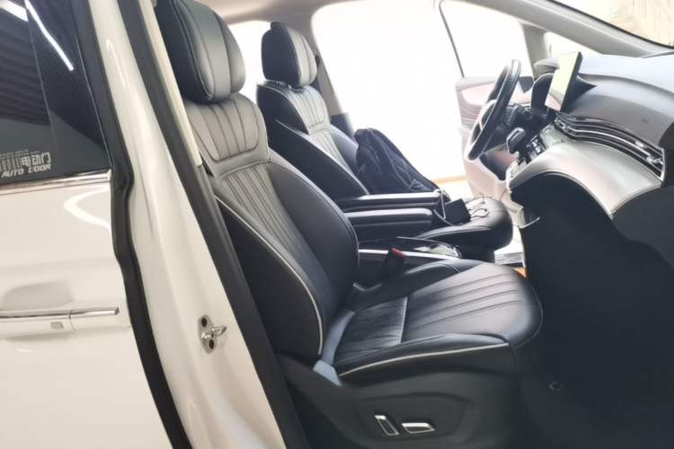 Used Roewe iMAX8 2021 400TGI Supreme Series Lu Zun Edition Right Front Seat