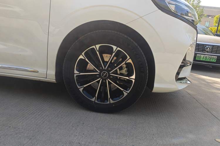 Used Roewe iMAX8 2021 400TGI Supreme Series Lu Zun Edition Right Front Wheel Hub