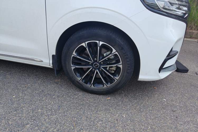 Used Roewe iMAX8 2021 400TGI Supreme Series Prestige Edition Right Front Wheel Hub