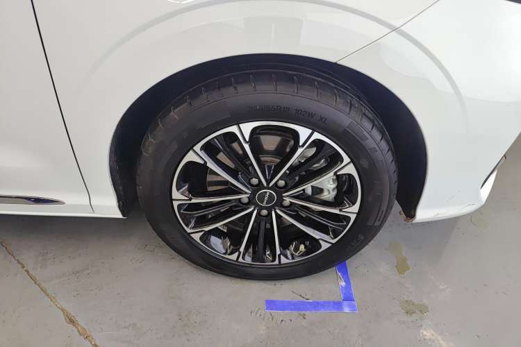 Used Roewe iMAX8 2021 400TGI Supreme Series Lu Zun Edition Right Front Wheel Hub