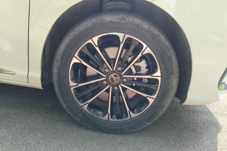 Used Roewe iMAX8 2021 400TGI Supreme Series Prestige Edition Right Front Wheel Hub