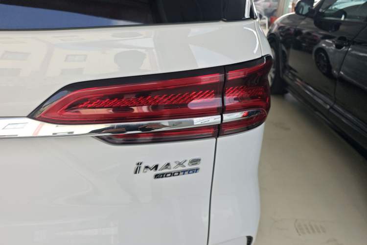 Used Roewe iMAX8 2021 400TGI Supreme Series Ultimate Edition Right Rear Taillight