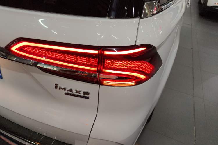Used Roewe iMAX8 2021 400TGI Supreme Series Ultimate Edition Right Rear Taillight