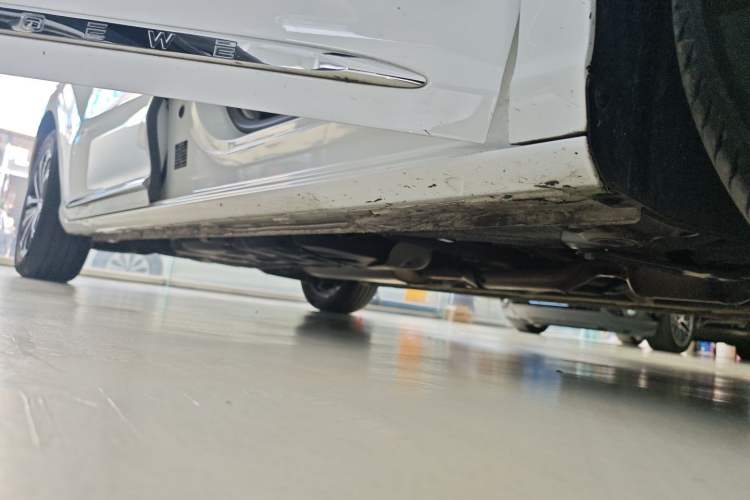 Used Roewe iMAX8 2021 400TGI Supreme Series Ultimate Edition Right Side Sill