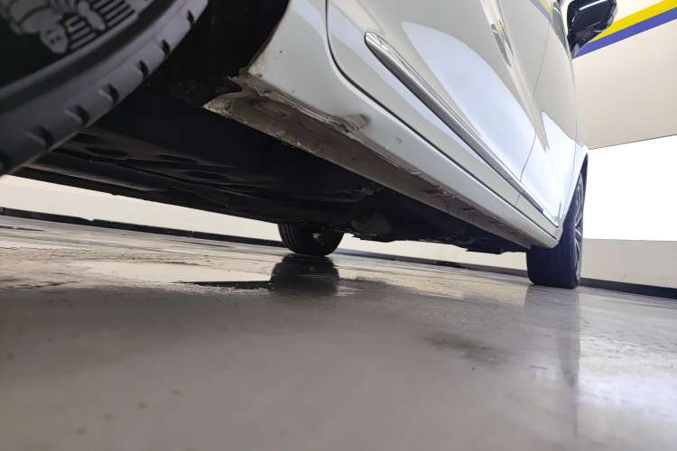 Used Roewe iMAX8 2021 400TGI Supreme Series Lu Zun Edition Right Side Sill