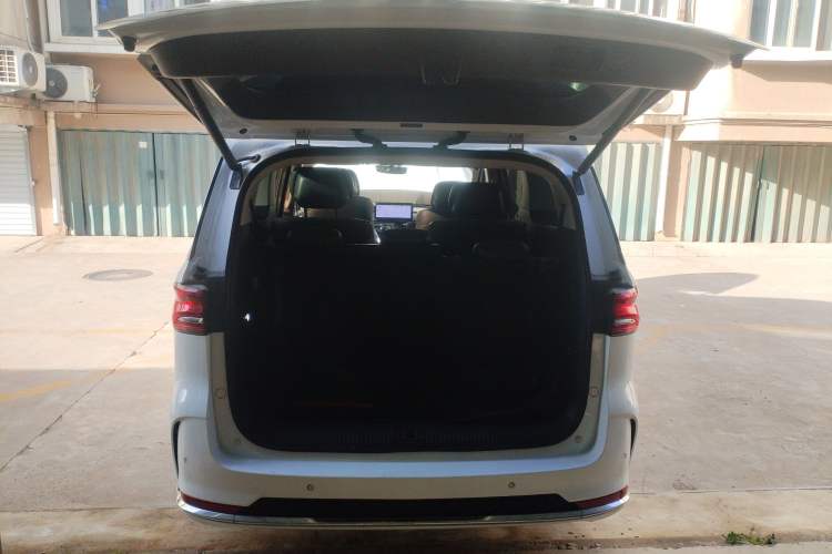 Used Roewe iMAX8 2021 400TGI Supreme Series Lu Zun Edition Trunk