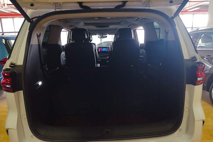 Used Roewe iMAX8 2021 400TGI Supreme Series Lu Zun Edition Trunk