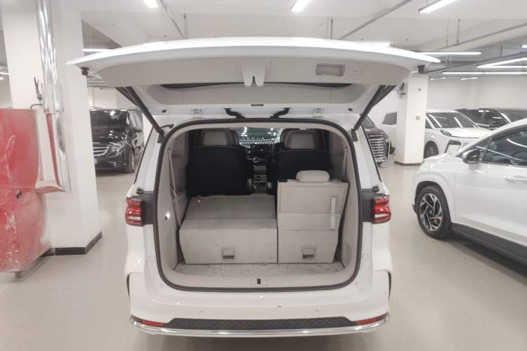 Used Roewe iMAX8 2021 400TGI Supreme Series Ultimate Edition Trunk