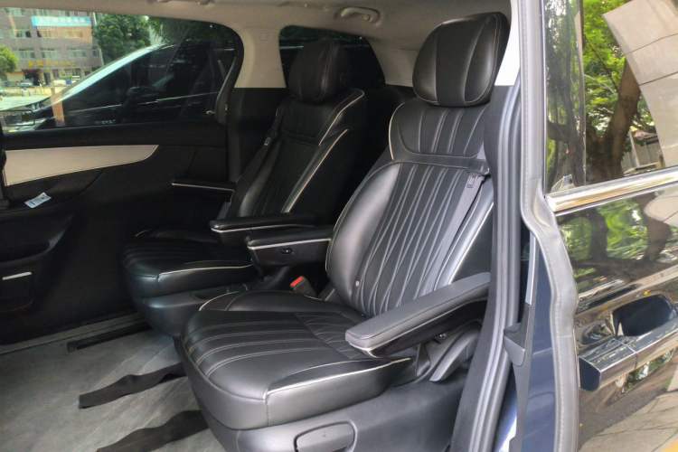 Used Roewe iMAX8 2022 Model 400TGI Exclusive Version for Key Accounts Left Rear Seat