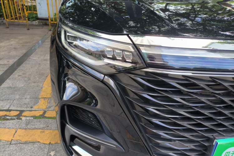 Used Roewe iMAX8 2022 Model 400TGI Exclusive Version for Key Accounts Right Front Headlight