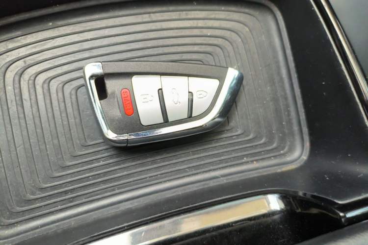 Used Roewe iMAX8 2022 Model 400TGI Exclusive Version for Key Accounts Vehicle Key