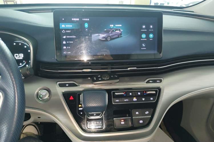 Used Roewe iMAX8 2022 400TGI Prestige Edition Audio And AC Panel