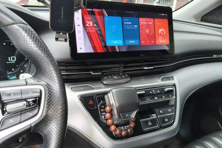 Used Roewe iMAX8 2022 400TGI Prestige Edition Audio And AC Panel