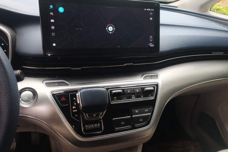 Used Roewe iMAX8 2022 400TGI Prestige Edition Audio And AC Panel