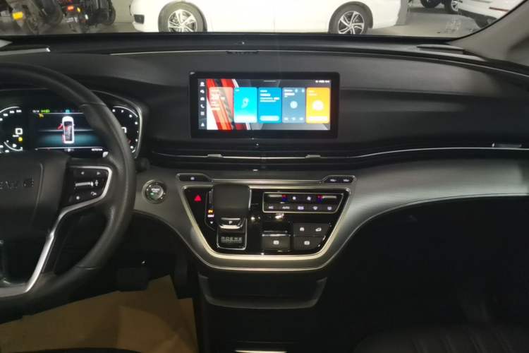 Used Roewe iMAX8 2022 400TGI Flagship Edition Audio And AC Panel