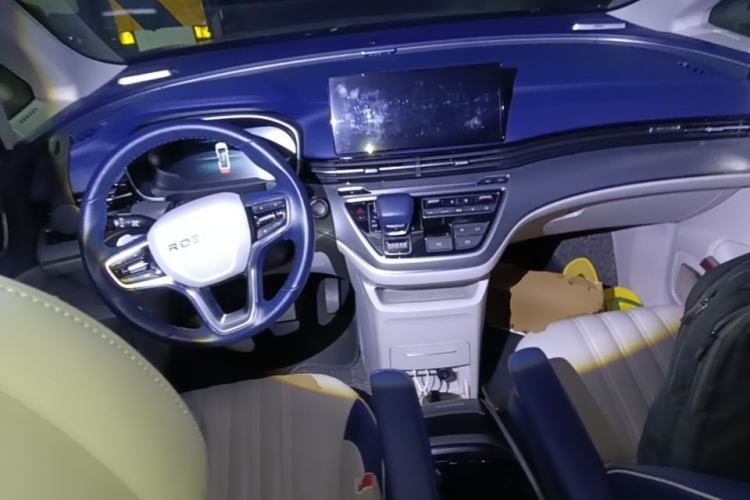 Used Roewe iMAX8 2022 400TGI Prestige Edition Center Console