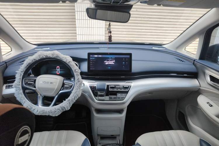 Used Roewe iMAX8 2022 400TGI Prestige Edition Center Console