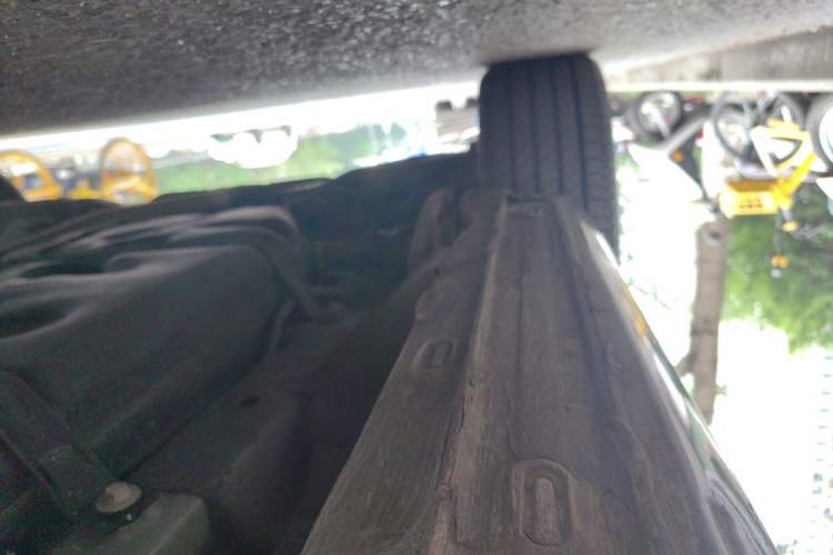 Used Roewe iMAX8 2022 400TGI Prestige Edition Chassis Rear Right