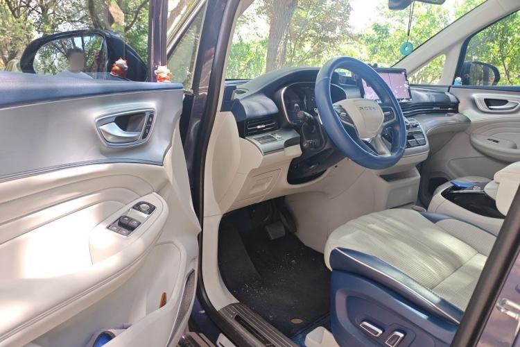 Used Roewe iMAX8 2022 400TGI Prestige Edition Driver Seat