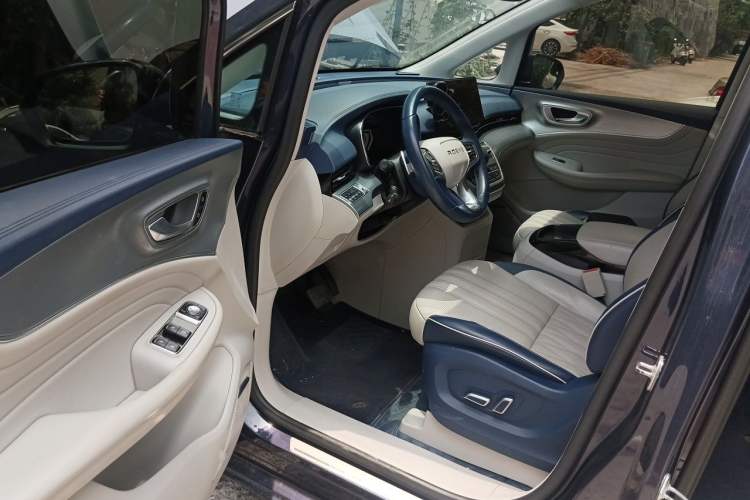 Used Roewe iMAX8 2022 400TGI Celebration Edition Driver Seat