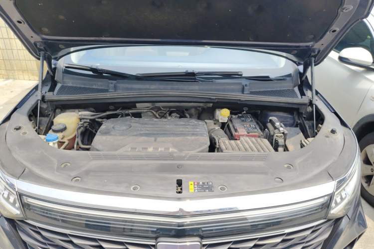Used Roewe iMAX8 2022 400TGI Prestige Edition Engine Bay