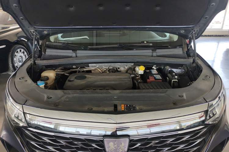 Used Roewe iMAX8  Engine Bay