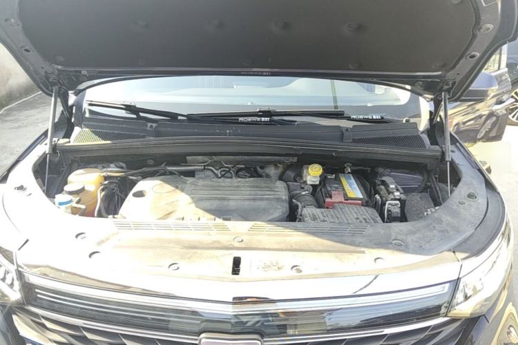 Used Roewe iMAX8 2022 400TGI Prestige Edition Engine Bay