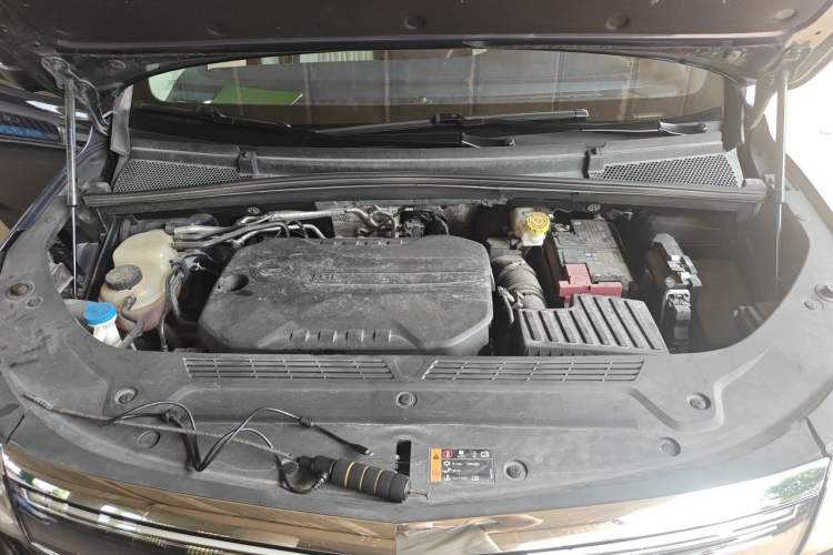 Used Roewe iMAX8 2022 400TGI Celebration Edition Engine Bay