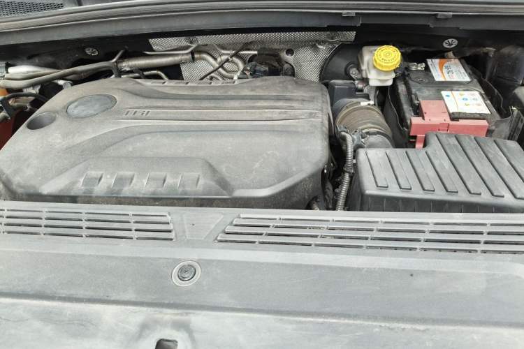 Used Roewe iMAX8 2022 400TGI Prestige Edition Engine Bay